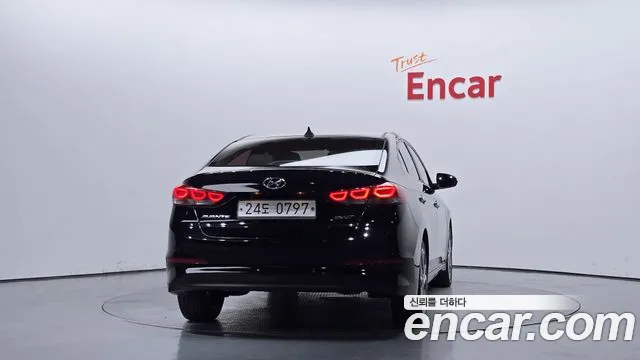 Hyundai Avante 2016 thumb 4