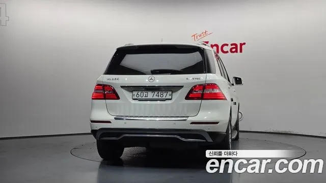 Mercedes-Benz M-class 2012 thumb 4