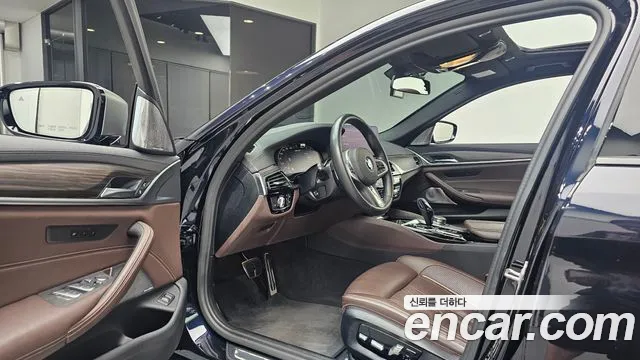 BMW 5 серии 2020 thumb 10