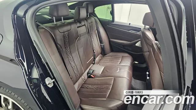 BMW 5 серии 2020 thumb 11