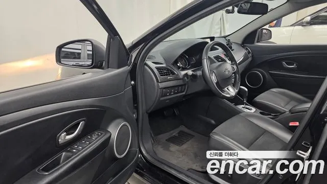Renault Fluence 2014 thumb 10