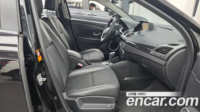 Renault Fluence 2014 thumb 11