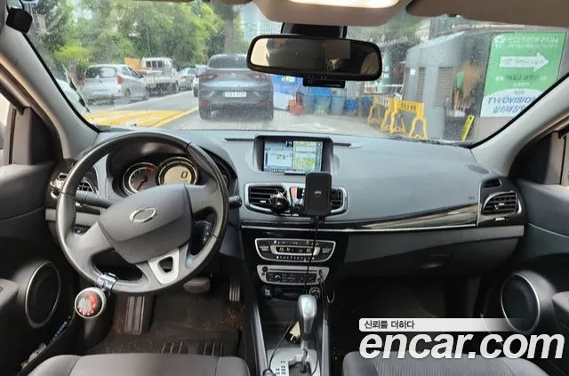 Renault Fluence 2016 thumb 6