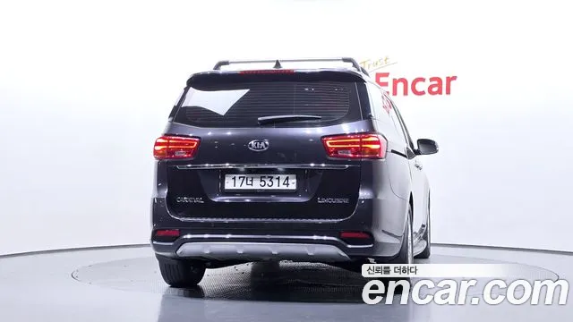 Kia Carnival 2018 thumb 4