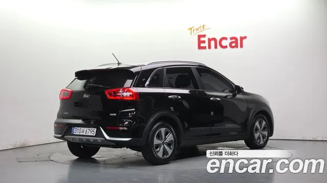 Kia Niro 2017 thumb 2