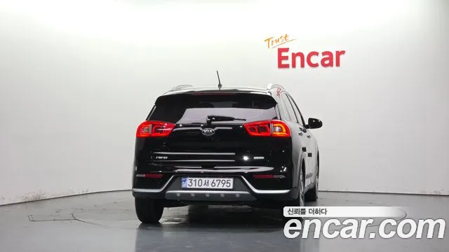 Kia Niro 2017 thumb 4