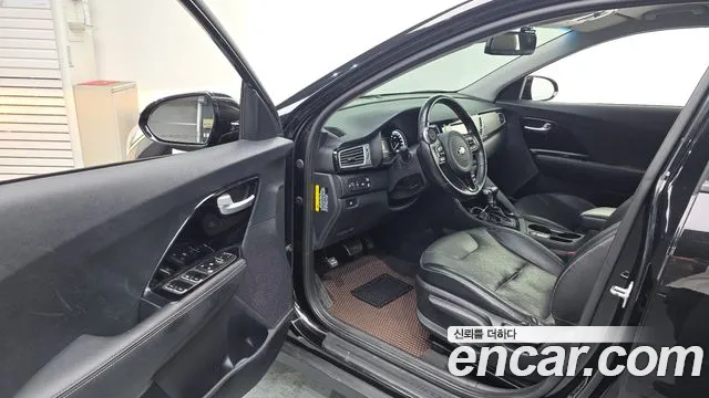 Kia Niro 2017 thumb 10