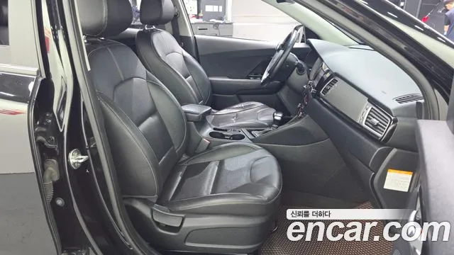 Kia Niro 2017 thumb 11