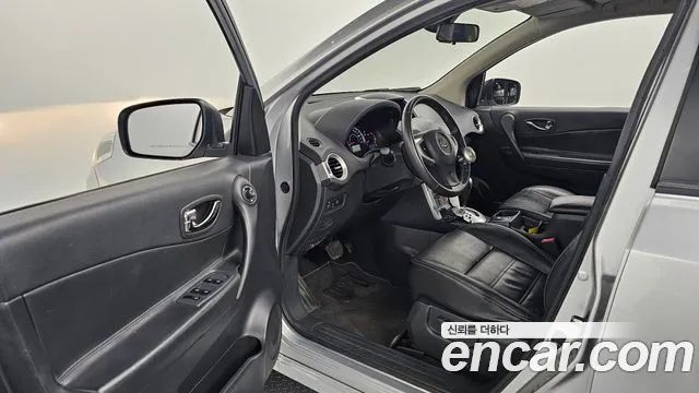 Renault QM5 2013 thumb 10