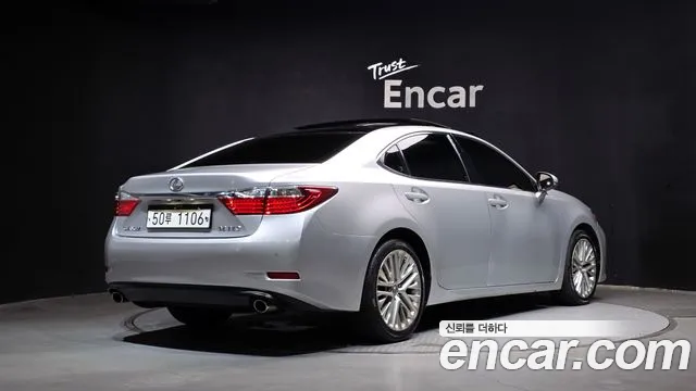 Lexus ES 2012 thumb 2
