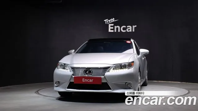 Lexus ES 2012 thumb 3