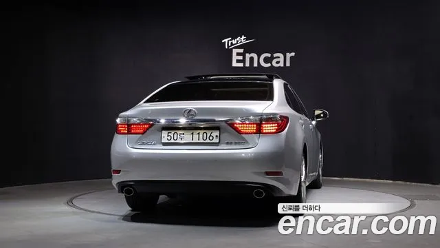 Lexus ES 2012 thumb 4