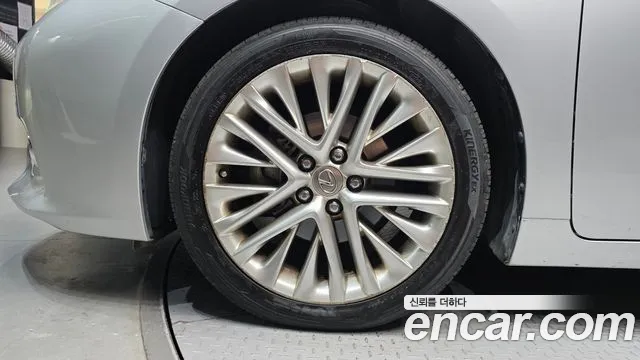 Lexus ES 2012 thumb 5