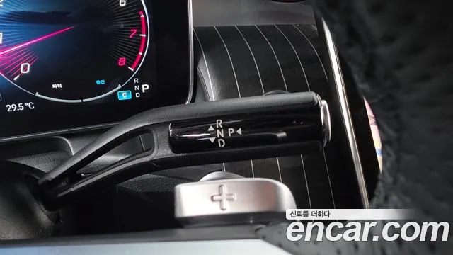 Mercedes-Benz GLC 2024 thumb 9