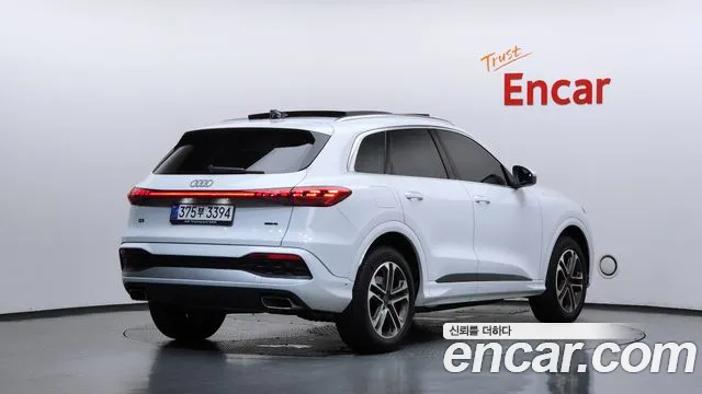 Audi Q5 2025 thumb 2
