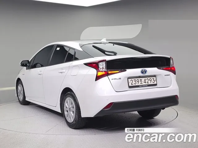 Toyota Prius 2022 thumb 2