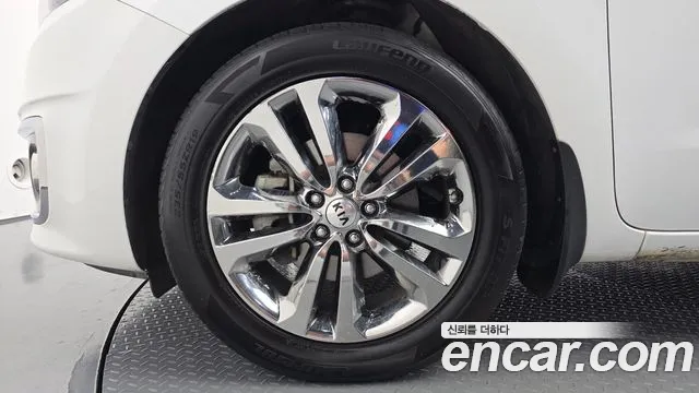 Kia Carnival 2016 thumb 5