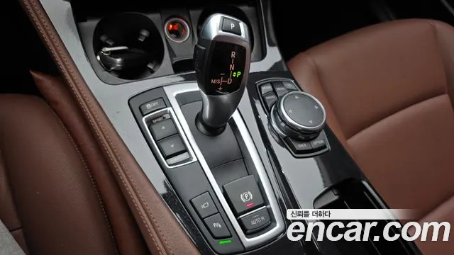 BMW 5 серии 2016 thumb 9