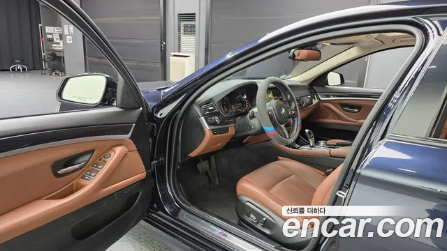 BMW 5 серии 2016 thumb 10