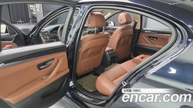 BMW 5 серии 2016 thumb 11