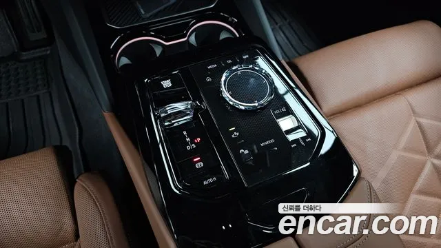 BMW 5 серии 2025 thumb 8