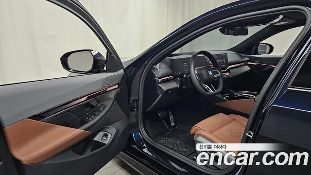 BMW 5 серии 2025 thumb 9