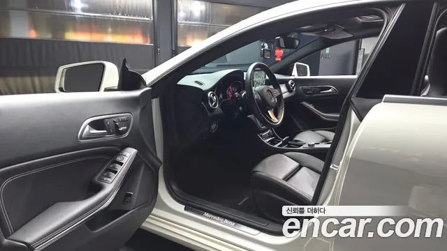 Mercedes-Benz CLA 2016 thumb 10
