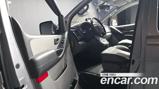 Hyundai Starex 2018 thumb 10