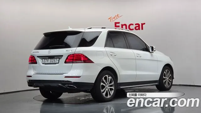 Mercedes-Benz GLE 2016 thumb 2