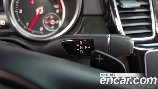 Mercedes-Benz GLE 2016 thumb 9