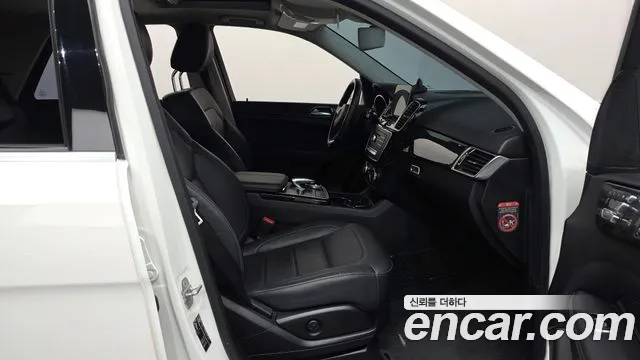 Mercedes-Benz GLE 2016 thumb 11