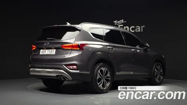 Hyundai Santa Fe 2018 thumb 2