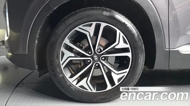 Hyundai Santa Fe 2018 thumb 5