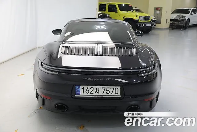 Porsche 911 2023 thumb 5