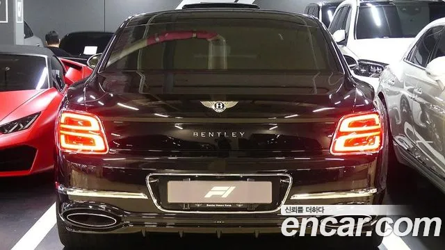 Bentley Flying Spur 2025 thumb 4