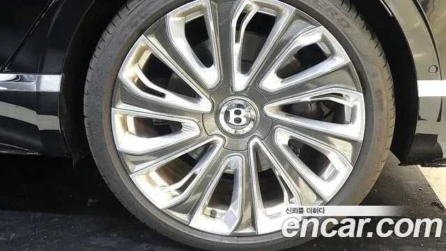 Bentley Flying Spur 2025 thumb 5
