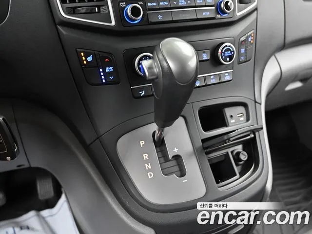 Hyundai Starex 2018 thumb 9