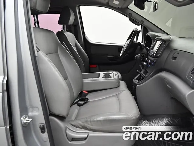 Hyundai Starex 2018 thumb 10