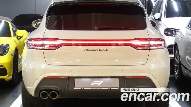 Porsche Macan 2022 thumb 4