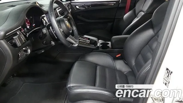 Porsche Macan 2022 thumb 10