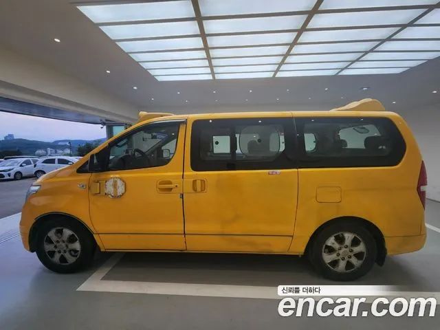 Hyundai Starex 2018 thumb 8