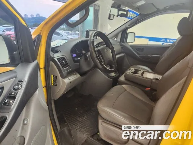 Hyundai Starex 2018 thumb 9