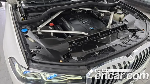 BMW X7 2021 thumb 6