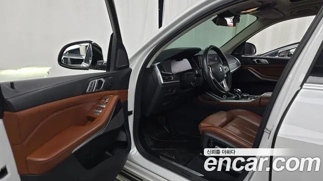 BMW X7 2021 thumb 10