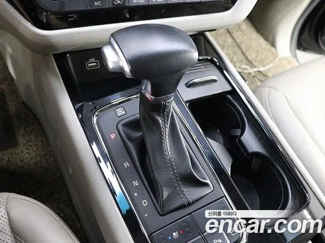 Kia Carnival 2017 thumb 9