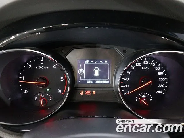Kia Carnival 2017 thumb 11