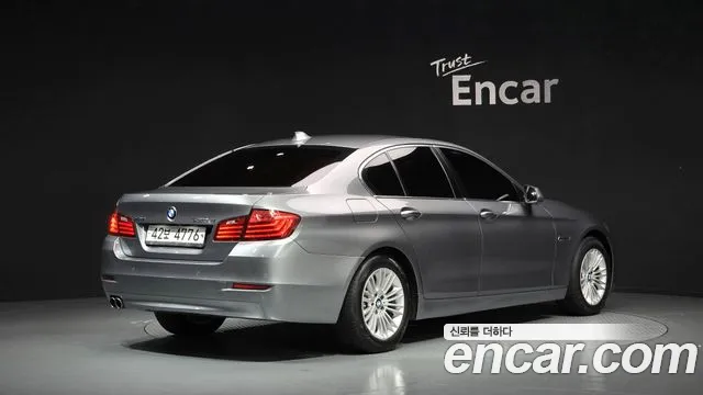 BMW 5 серии 2015 thumb 2