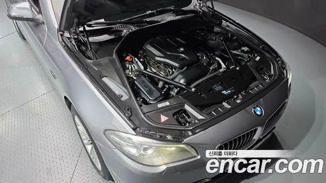 BMW 5 серии 2015 thumb 6