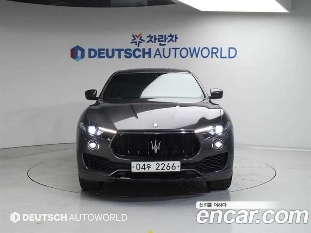 Maserati Levante 2017 thumb 3