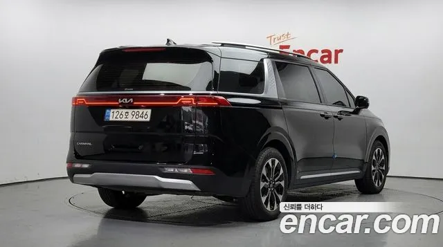 Kia Carnival 2021 thumb 2